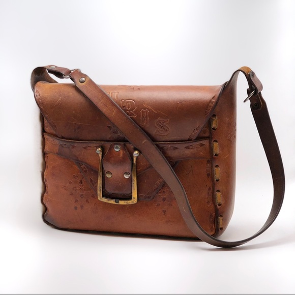 Vintage Handbags - 🎉HP! 🎉Vintage 1960’s hand-tooled leather purse